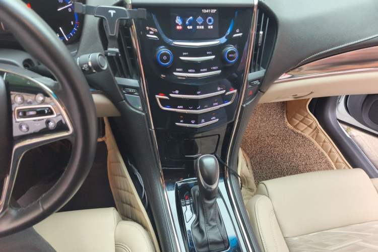 Used Cadillac ATS-L 2014 25T Comfort Model Audio And AC Panel