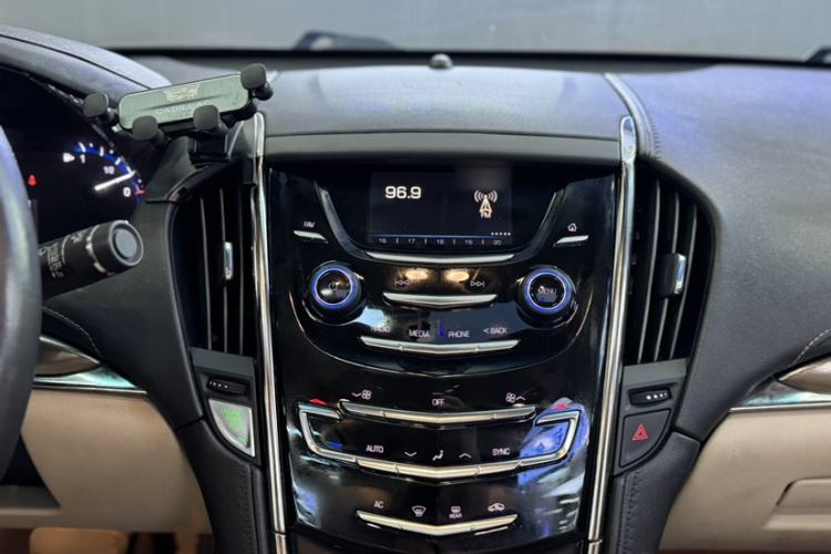 Used Cadillac ATS-L 2014 25T Comfort Model Audio And AC Panel