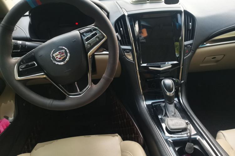 Used Cadillac ATS-L 2014 25T Comfort Model Center Console