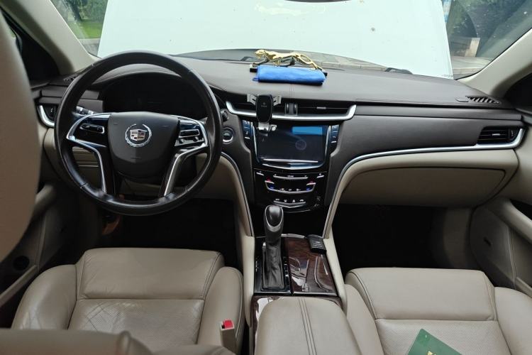 Used Cadillac ATS-L 2014 25T Comfort Model Center Console