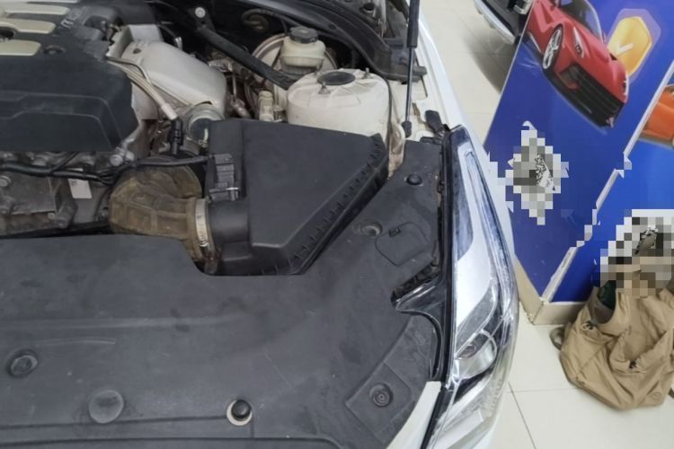 Used Cadillac ATS-L 2014 25T Comfort Model Engine Bay Left