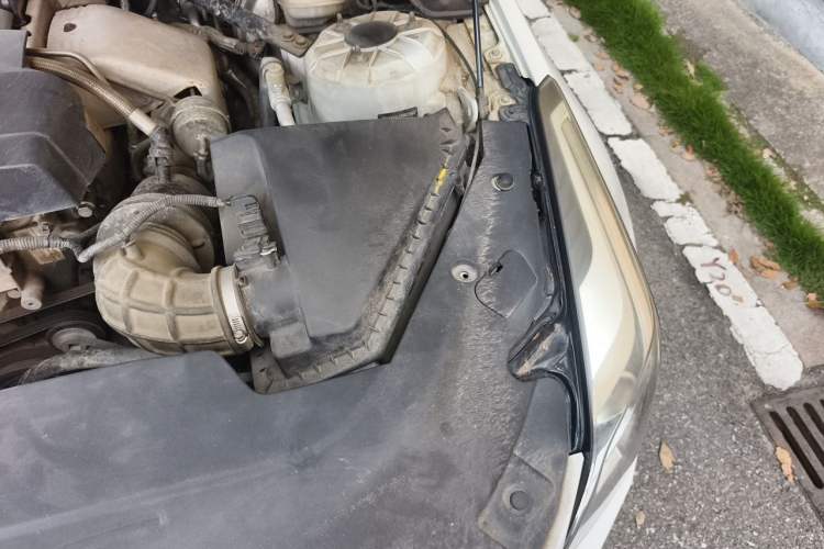 Used Cadillac ATS-L 2014 25T Fashion Edition Engine Bay Left
