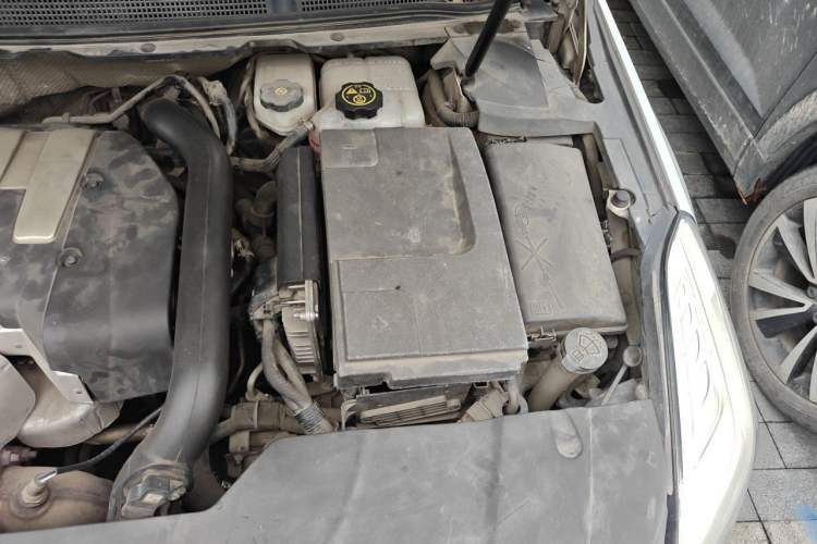 Used Cadillac ATS-L 2014 25T Comfort Model Engine Bay Left