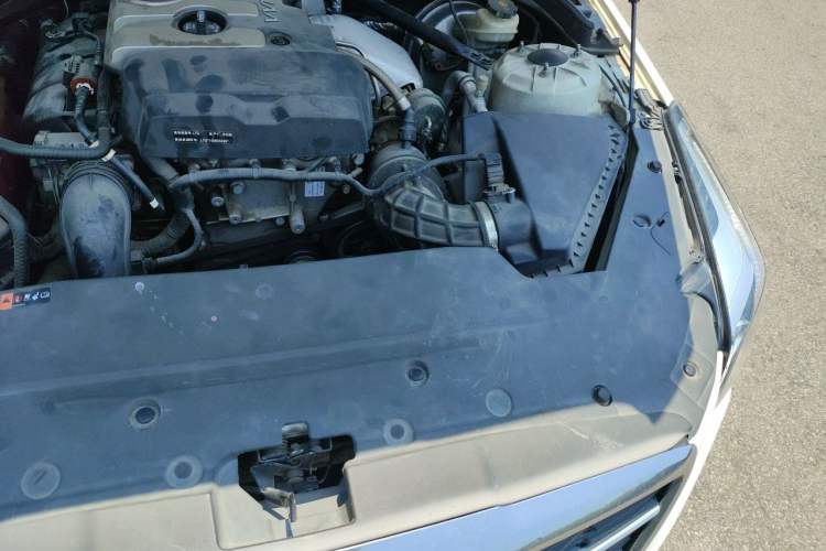 Used Cadillac ATS-L 2014 25T Comfort Model Engine Bay Left