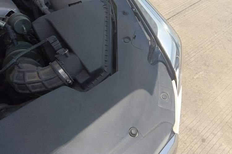 Used Cadillac ATS-L 2014 25T Comfort Model Engine Bay Left