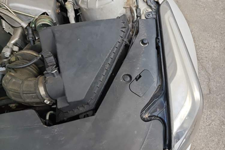 Used Cadillac ATS-L 2014 25T Comfort Model Engine Bay Left