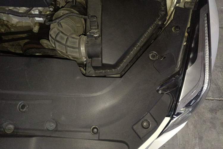 Used Cadillac ATS-L 2014 25T Comfort Model Engine Bay Left