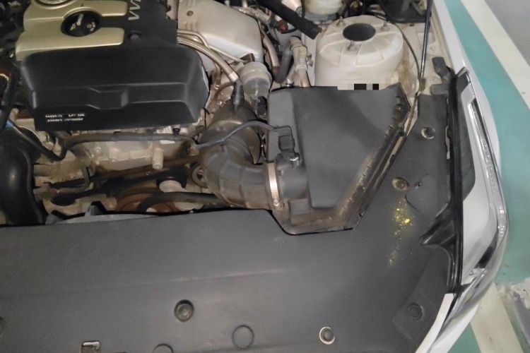 Used Cadillac ATS-L 2014 28T Elite Edition Engine Bay Left