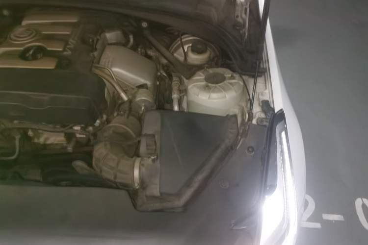 Used Cadillac ATS-L 2014 28T Elite Edition Engine Bay Left