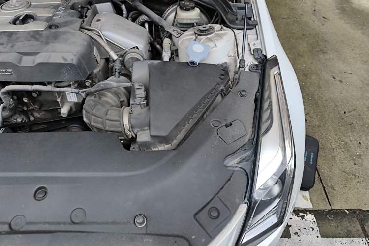 Used Cadillac ATS-L 2014 25T Comfort Model Engine Bay Left