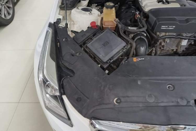 Used Cadillac ATS-L 2014 25T Comfort Model Engine Bay Right