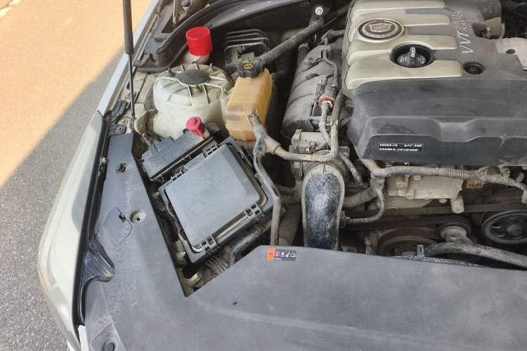 Used Cadillac ATS-L 2014 25T Fashion Edition Engine Bay Right
