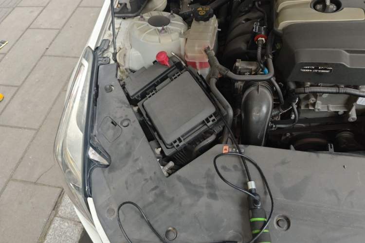 Used Cadillac ATS-L 2014 25T Comfort Model Engine Bay Right