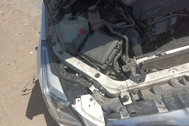 Used Cadillac ATS-L 2014 25T Comfort Model Engine Bay Right