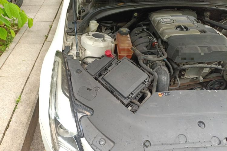 Used Cadillac ATS-L 2014 28T Elite Edition Engine Bay Right