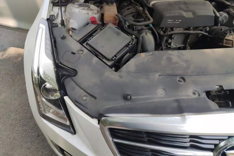 Used Cadillac ATS-L 2014 25T Comfort Model Engine Bay Right