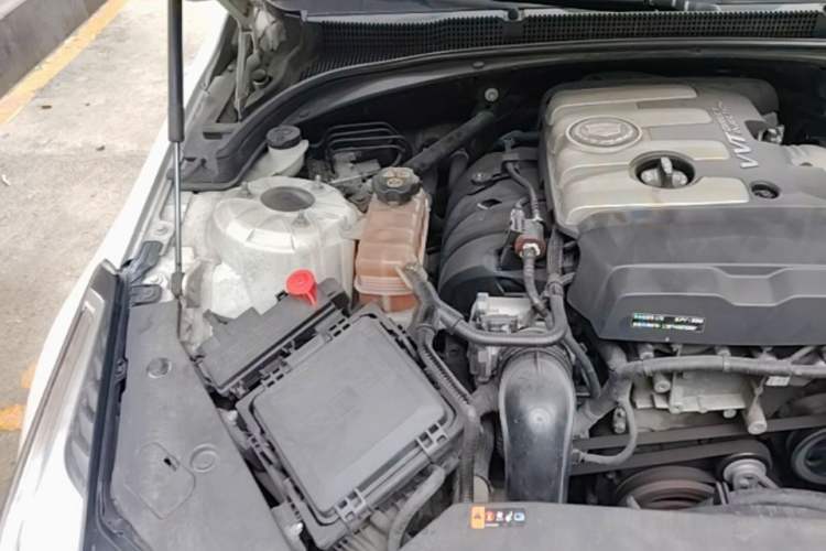 Used Cadillac ATS-L 2014 25T Comfort Model Engine Bay Right