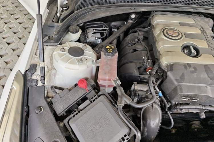 Used Cadillac ATS-L 2014 25T Comfort Model Engine Bay Right