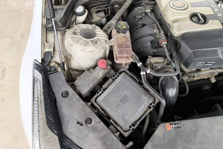 Used Cadillac ATS-L 2014 28T Elite Edition Engine Bay Right