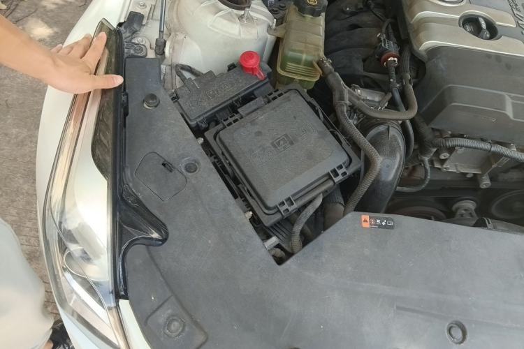 Used Cadillac ATS-L 2014 25T Comfort Model Engine Bay Right