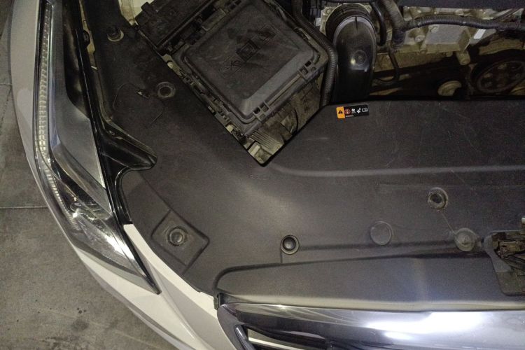 Used Cadillac ATS-L 2014 25T Comfort Model Engine Bay Right