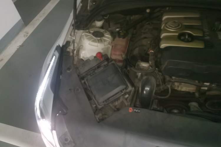 Used Cadillac ATS-L 2014 28T Elite Edition Engine Bay Right