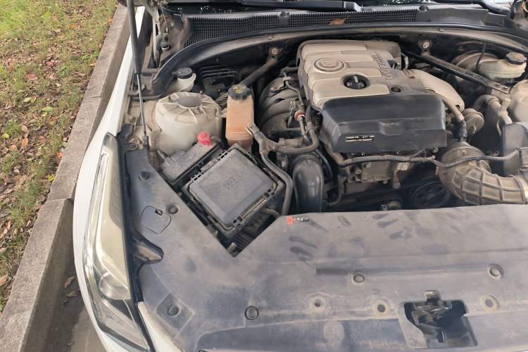 Used Cadillac ATS-L 2014 25T Comfort Model Engine Bay Right