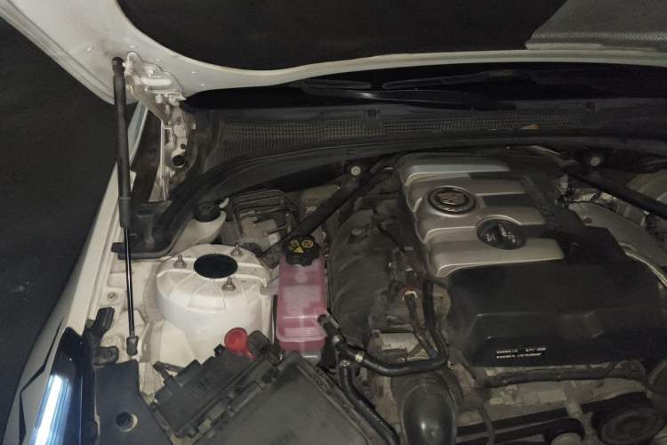 Used Cadillac ATS-L 2014 25T Comfort Model Engine Bay Right