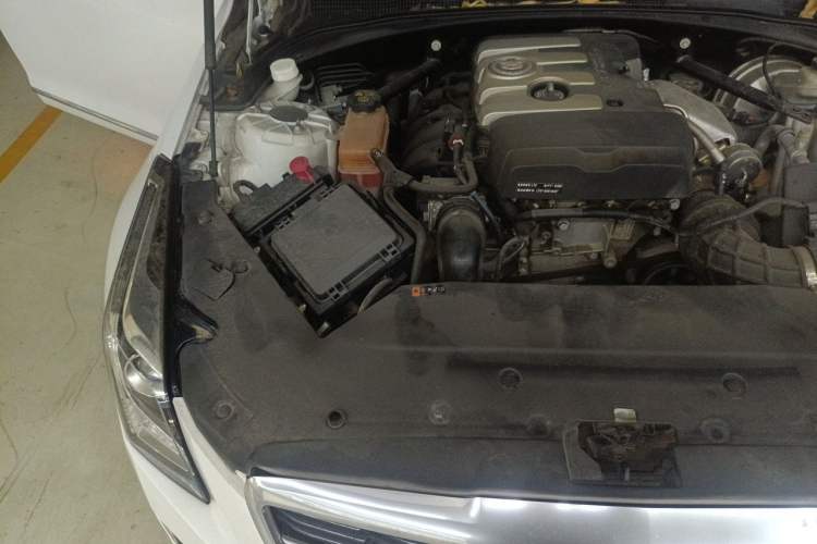 Used Cadillac ATS-L 2014 25T Comfort Model Engine Bay Right