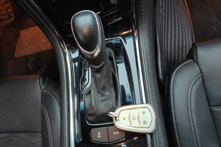 Used Cadillac ATS-L 2014 28T Elite Edition Gear Lever