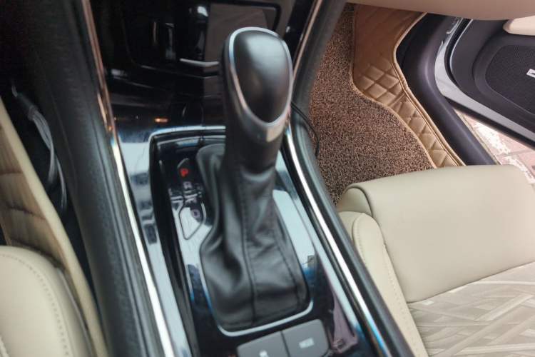 Used Cadillac ATS-L 2014 25T Comfort Model Gear Lever