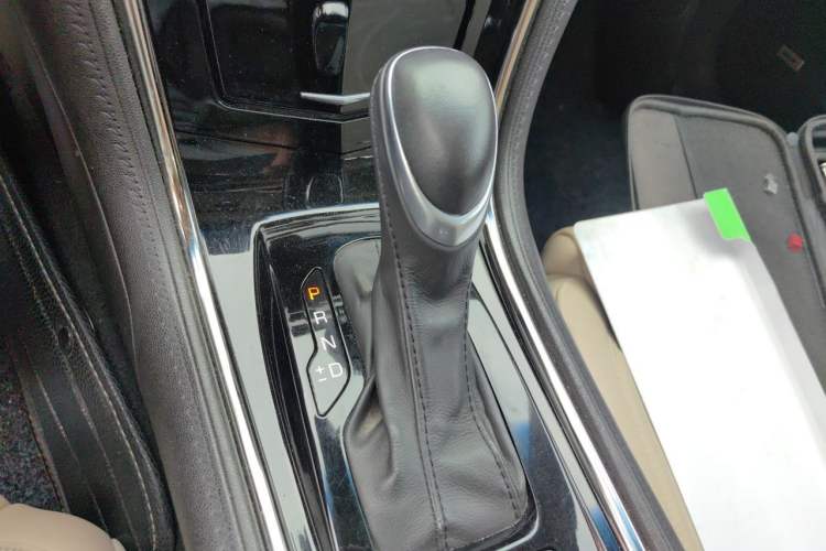 Used Cadillac ATS-L 2014 25T Comfort Model Gear Lever