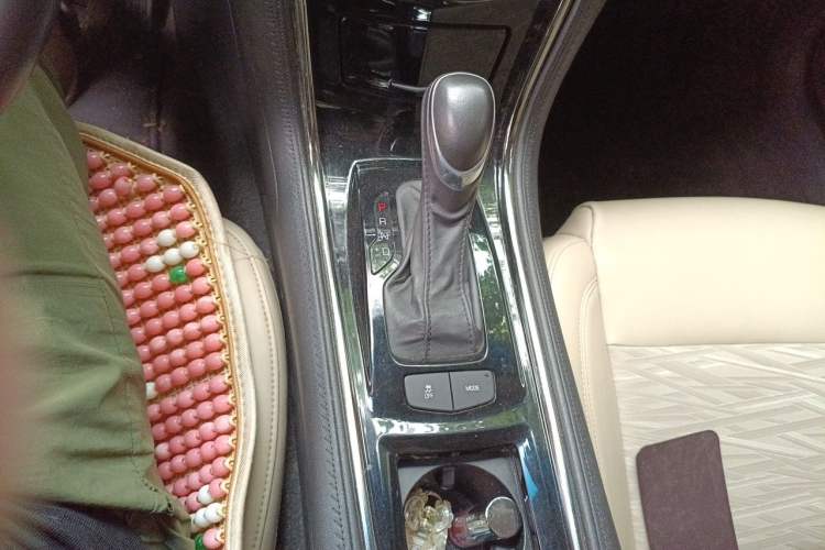Used Cadillac ATS-L 2014 28T Elite Edition Gear Lever