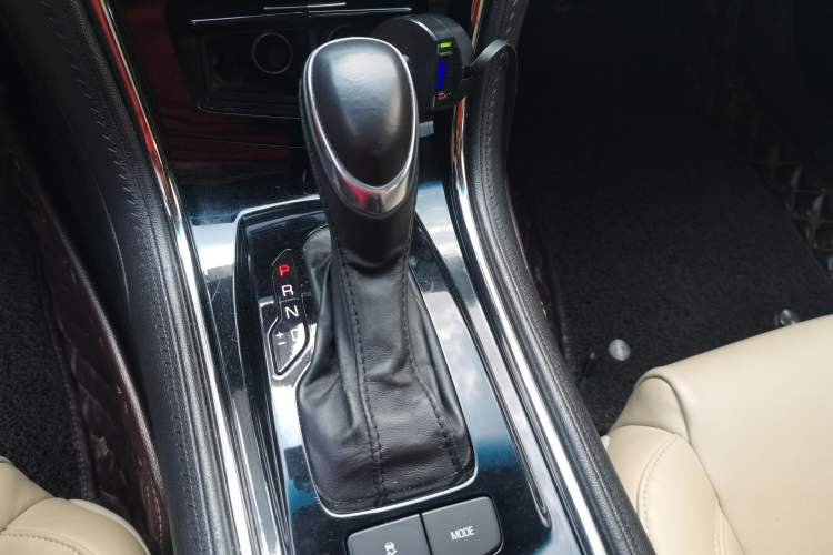 Used Cadillac ATS-L 2014 25T Comfort Model Gear Lever