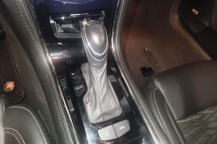 Used Cadillac ATS-L 2014 25T Comfort Model Gear Lever