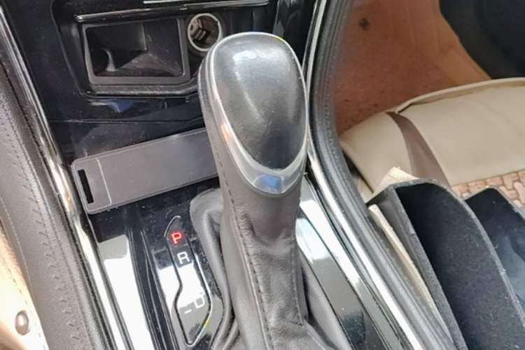 Used Cadillac ATS-L 2014 25T Comfort Model Gear Lever