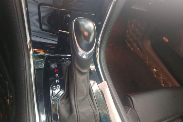 Used Cadillac ATS-L 2014 25T Comfort Model Gear Lever