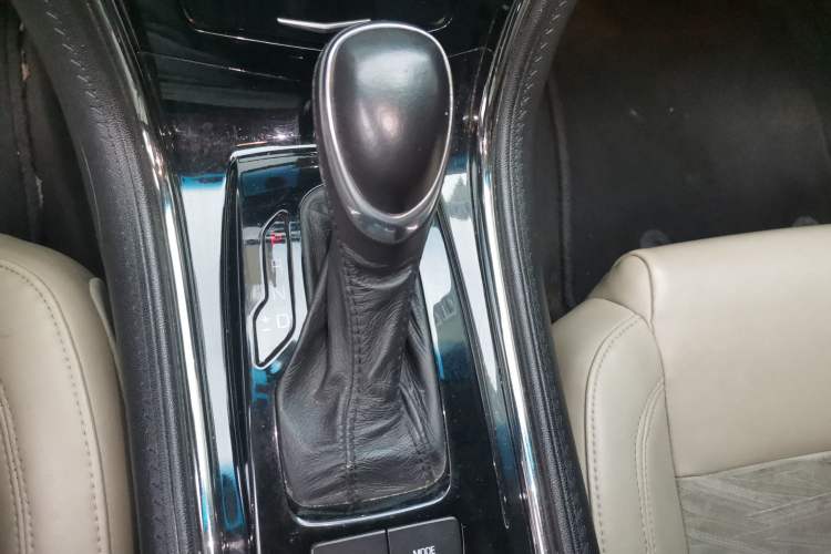 Used Cadillac ATS-L 2014 28T Elite Edition Gear Lever