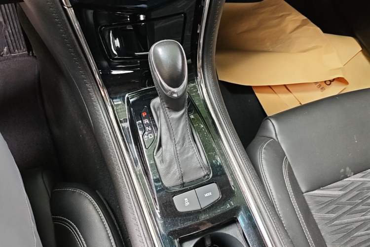 Used Cadillac ATS-L 2014 25T Comfort Model Gear Lever