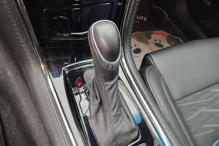 Used Cadillac ATS-L 2014 25T Comfort Model Gear Lever