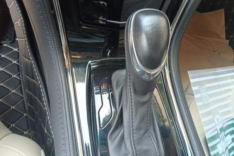 Used Cadillac ATS-L 2014 25T Comfort Model Gear Lever