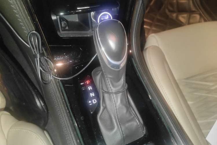 Used Cadillac ATS-L 2014 28T Elite Edition Gear Lever