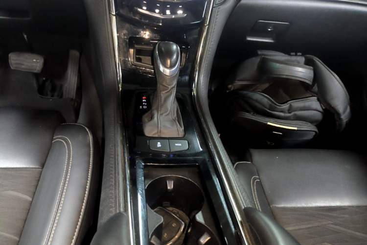 Used Cadillac ATS-L 2014 25T Comfort Model Gear Lever