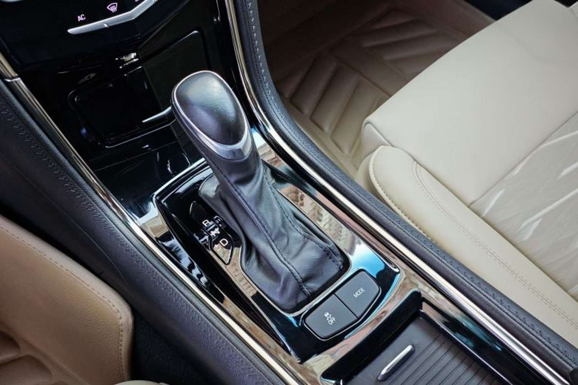 Used Cadillac ATS-L 2014 25T Comfort Model Interior 4