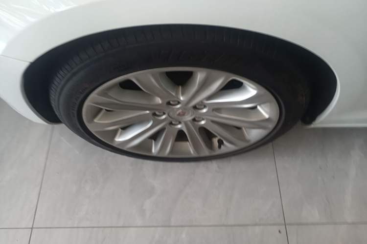 Used Cadillac ATS-L 2014 28T Elite Edition Left Front Wheel Hub