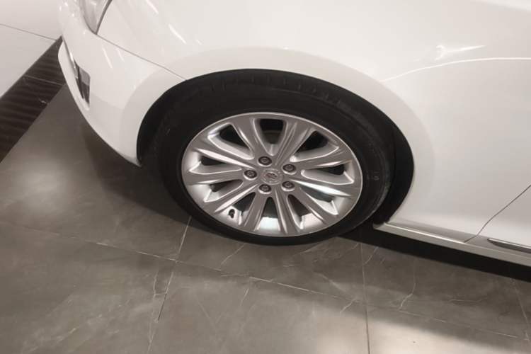 Used Cadillac ATS-L 2014 25T Comfort Model Left Front Wheel Hub
