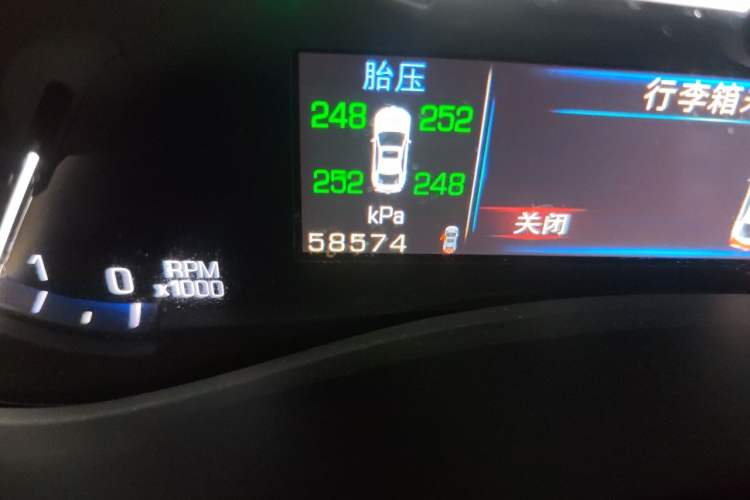 Used Cadillac ATS-L 2014 25T Comfort Model Odometer Close Up