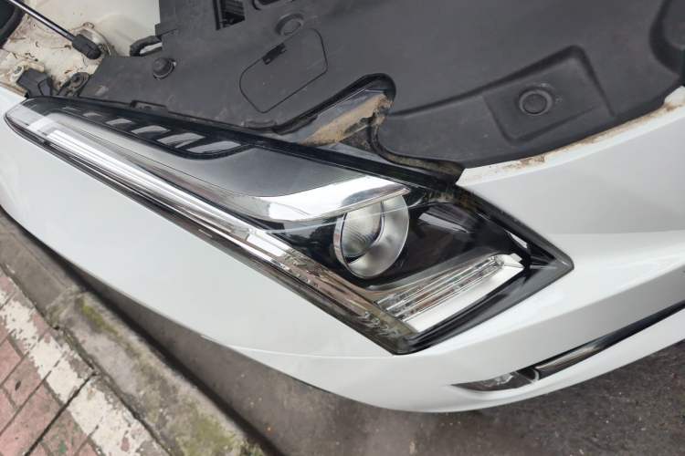 Used Cadillac ATS-L 2014 25T Comfort Model Right Front Headlight
