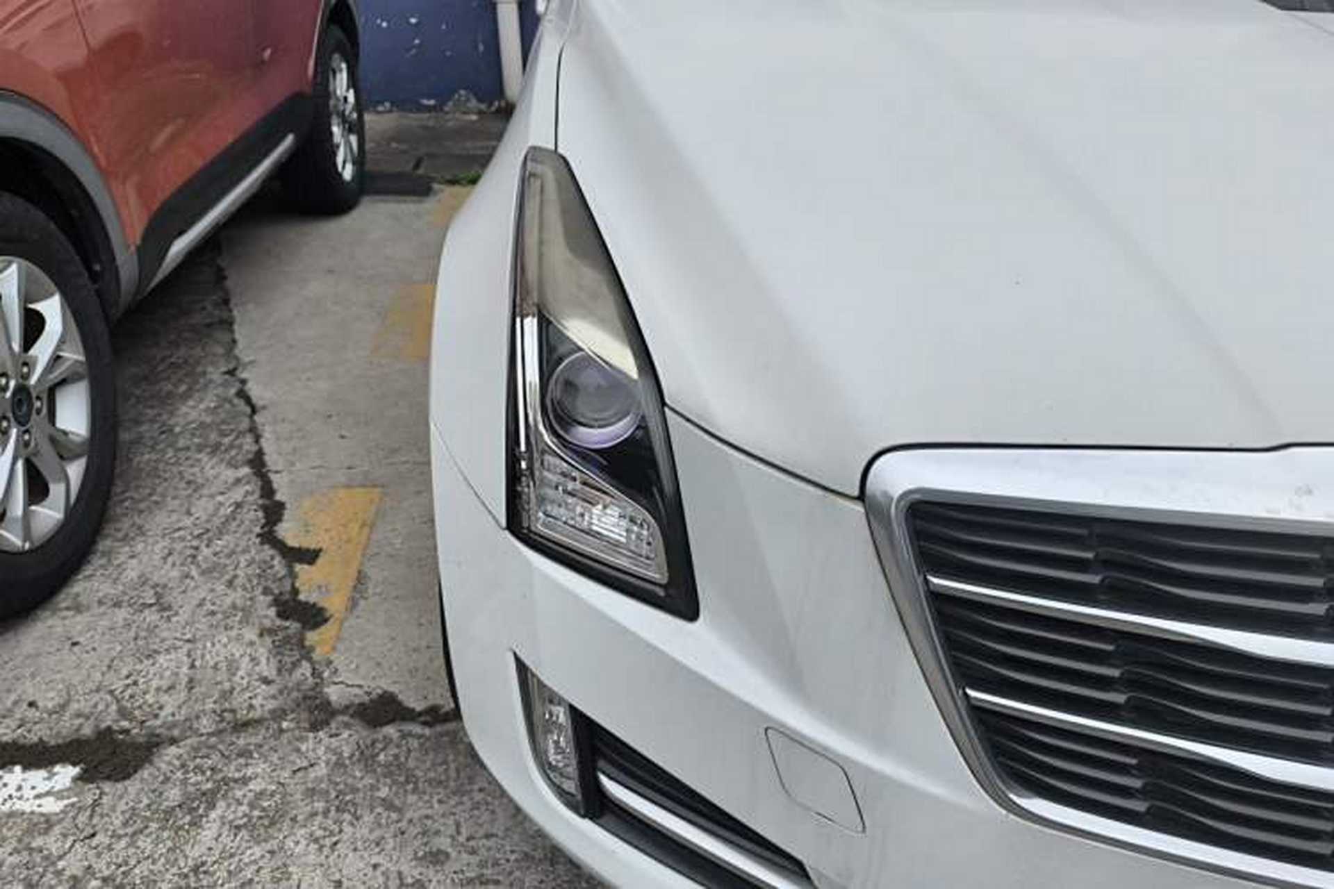 Used Cadillac ATS-L 2014 25T Comfort Model Right Front Headlight