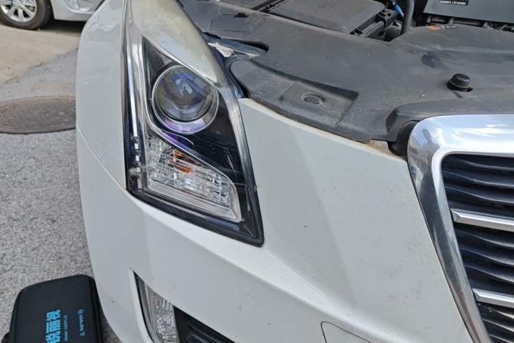 Used Cadillac ATS-L 2014 25T Comfort Model Right Front Headlight